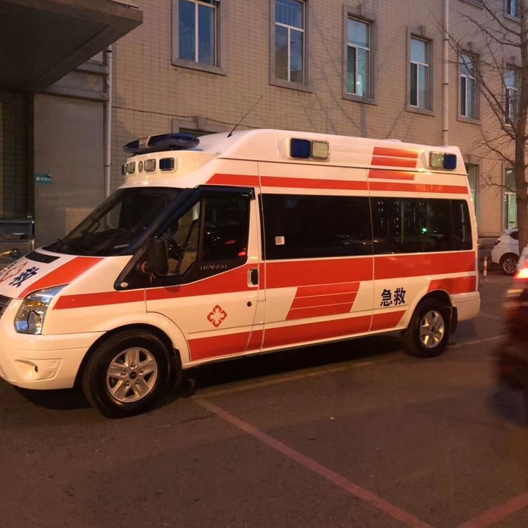 莲花夜间租赁救护车护送病人转院：安全转运的 8 大核心注意事项